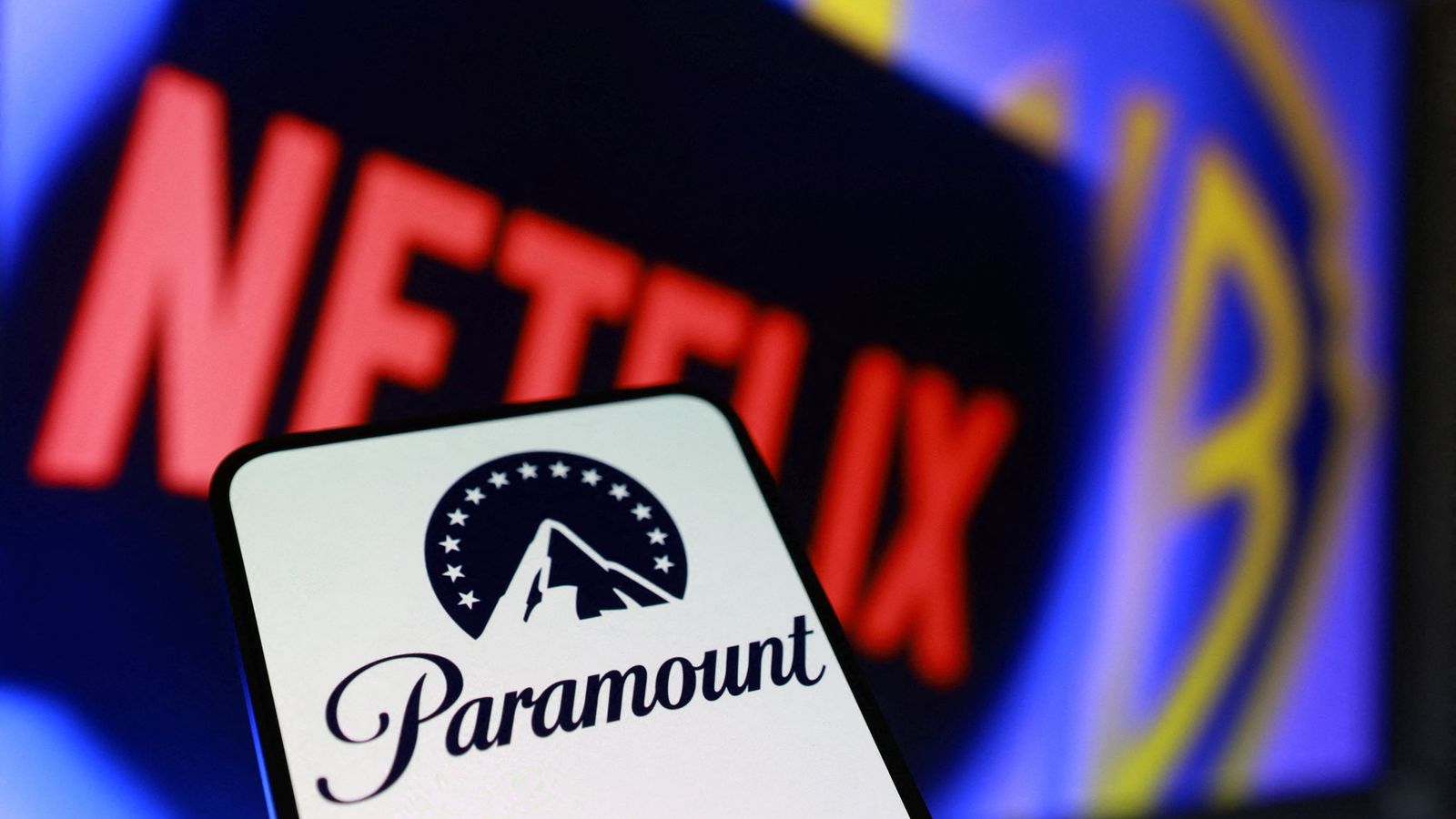 New twist in Netflix-Paramount bidding war for Warner Bros. El título no debe incluir ningún